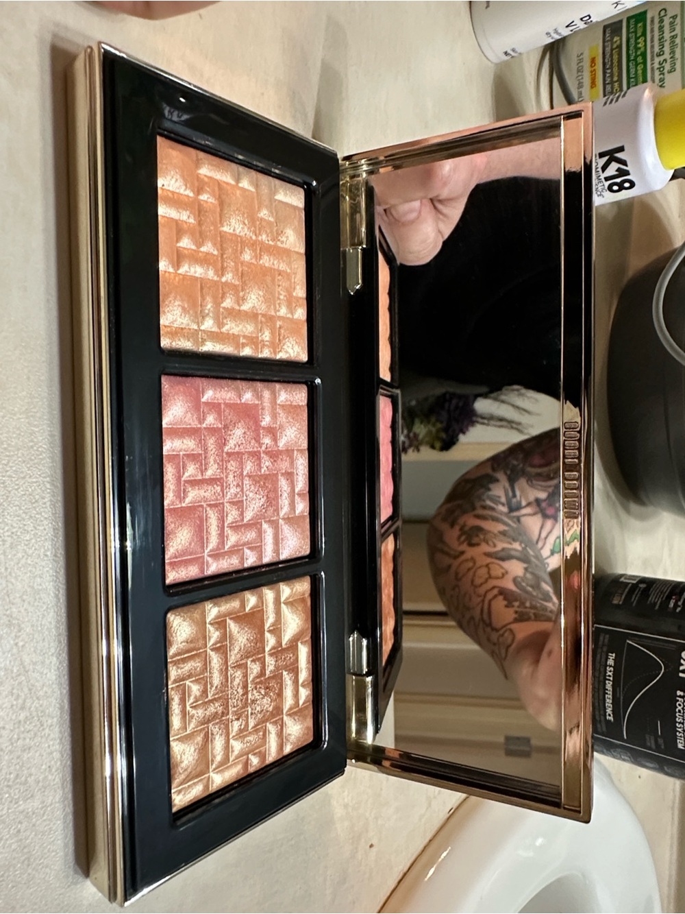 Bobbi Brown Luminous Trio Highlighter Palette in Peach, Rose & Gold